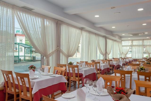 Hotel La Terraza De Puente Viesgo Buitenkant foto